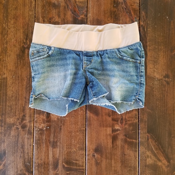 Bundle of maternity jeans and shorts - Picture 2 of 8